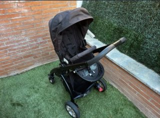 Carrito de bebé negro