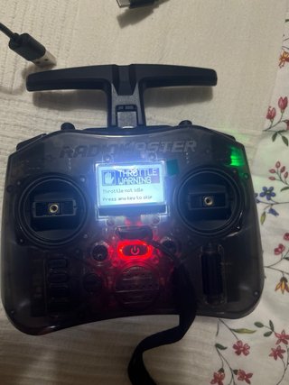Radio FPV (ELRS) ,Baterías y Cargador