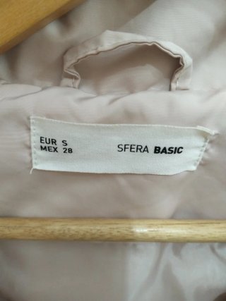 Chaqueta chubasquero de Sfera Talla S/M