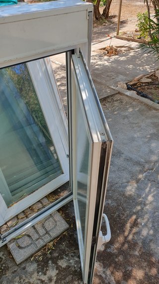 Ventanas con doble acristalamiento y persiana