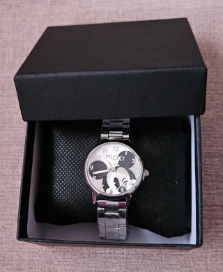 Relojes Hello Kitty y Mickey