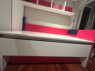 Cama nido juvenil rosa y blanca