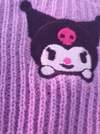 Gorro Morado con Diseño Kuromi
