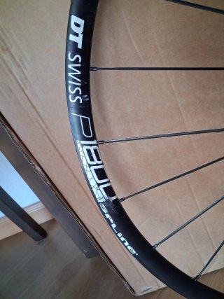 Ruedas DT Swiss P1800 Spline 28