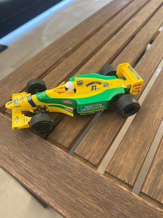 Coche Scalextric Benetton F1