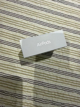 Airpods 4