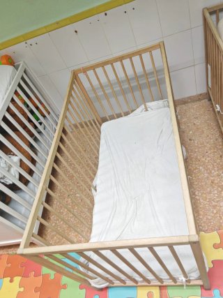 Cuna de madera estilo IKEA