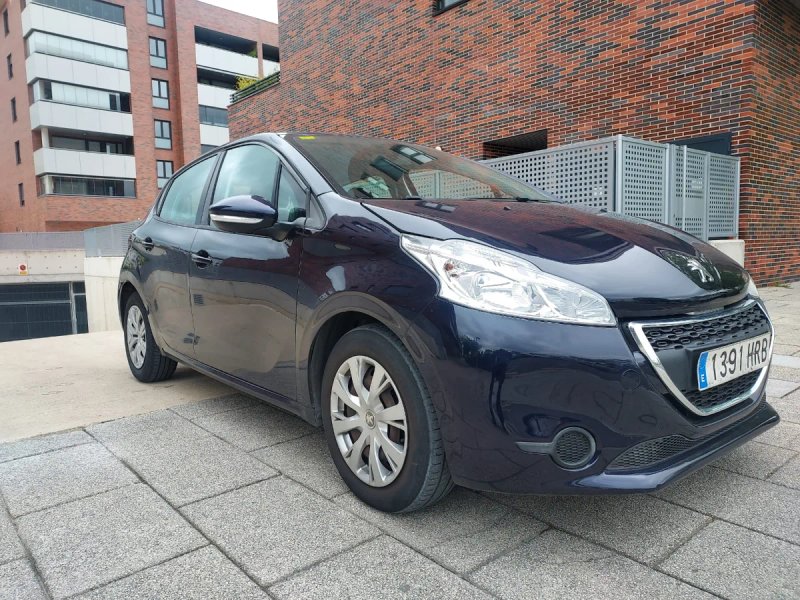 Peugeot 208 2013 - foto 1