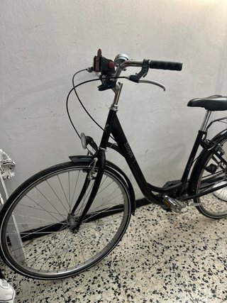 Bicicleta de paseo negra