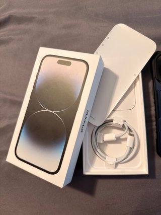 3 custodie per iPhone 14 Pro + Scatola originale con cavo