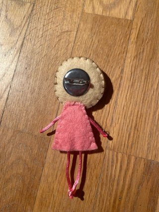Broche muñeca fieltro