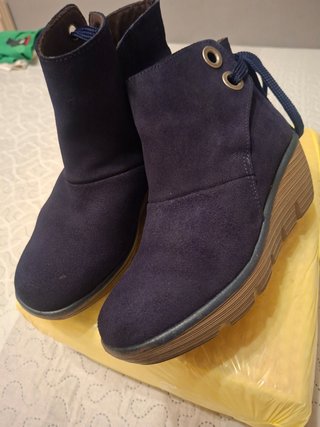 Botines azules elegantes y cómodos