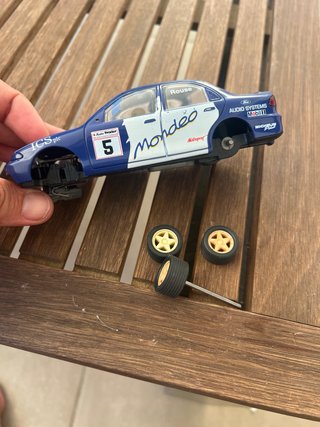 Coche Scalextric Ford Mondeo ICS