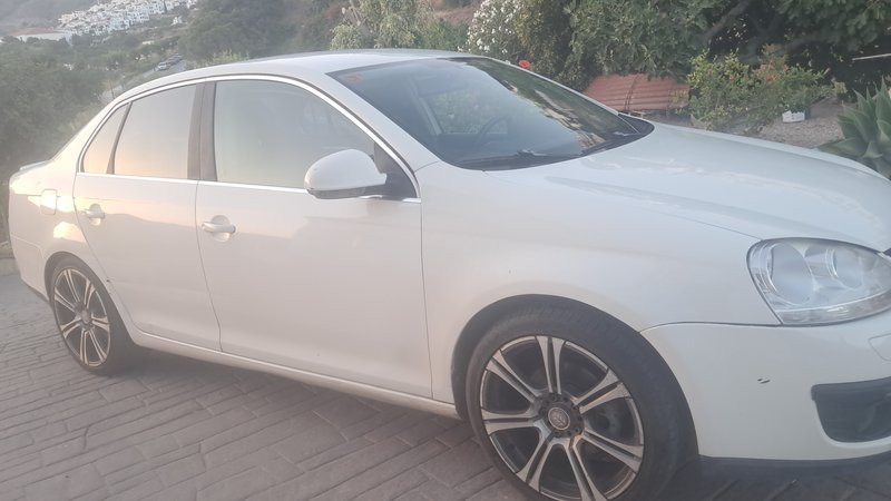 Volkswagen Jetta 2008 - foto 1