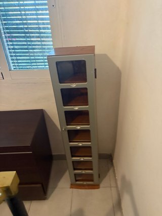 Estantería estrecha madera