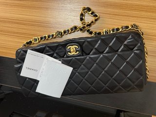 Bolso Chanel Classic East-West Negro Dorado