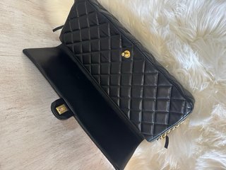 Bolso Chanel Classic East-West Negro Dorado