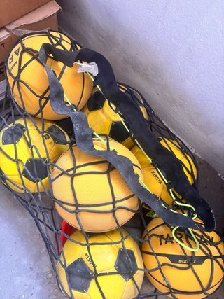 Lote Pelotas Fútbol y Baloncesto Amarillas