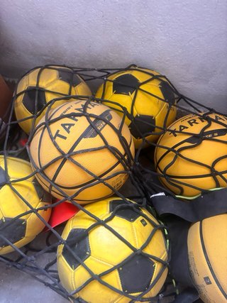 Lote Pelotas Fútbol y Baloncesto Amarillas