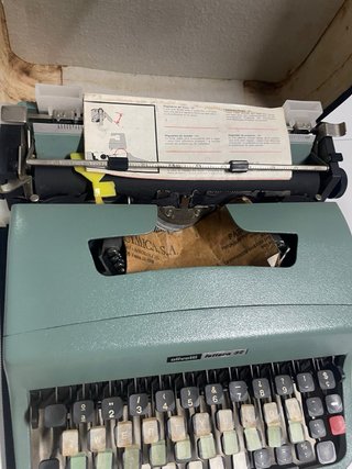Máquina de Escribir Olivetti 32