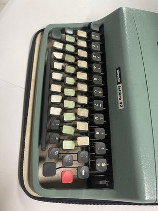 Máquina de Escribir Olivetti 32