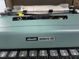Máquina de Escribir Olivetti 32