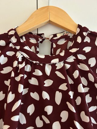 Vestido estampado de manga larga con cinturón