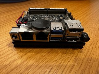 Mini PC con Intel N100 e 2x 2.5Gb Ethernet