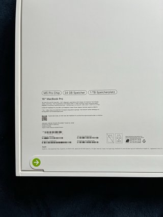 Apple MacBook Pro 16 - M5 Pro, 24 GB RAM, 1 TB SSD