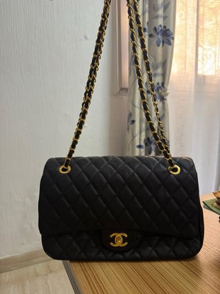 Bolso Chanel Clásico Negro Dorado