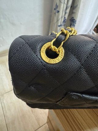 Bolso Chanel Clásico Negro Dorado