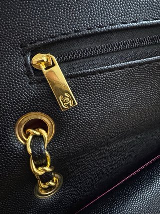 Bolso Chanel Clásico Negro Dorado