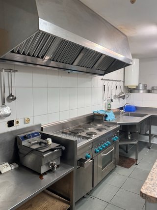 Bar-Restaurante con vivienda – 250 m²
