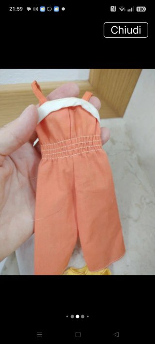 Set Bambola Clone con 4 Vestiti Barbie
