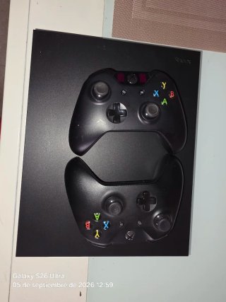 Xbox One X 1TB