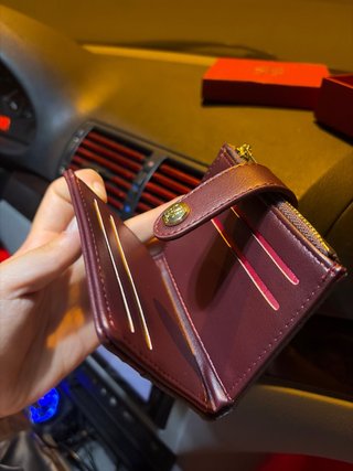Cartera elegante mujer