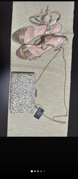 Zapatos de fiesta dorados con bolso