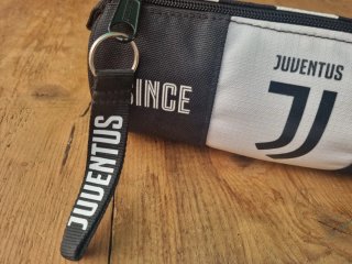 Astuccio Juventus con matite, penna  e scaldacollo