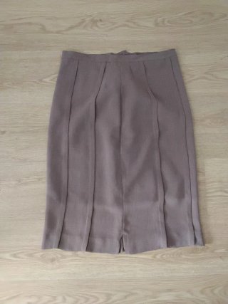 Falda Midi Lápiz Plisada Gris