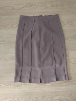 Falda Midi Lápiz Plisada Gris
