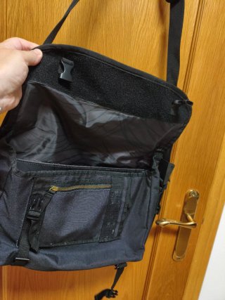 Bolso Desigual para portátil o finde. Gran capacid