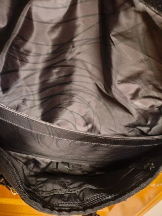 Bolso Desigual para portátil o finde. Gran capacid