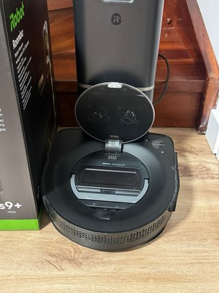Robot Roomba S9+ con base de autovaciado
