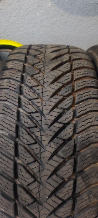 4 Neumáticos 225/50 R17 94H
