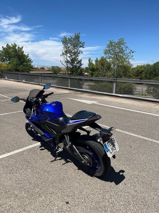 YAMAHA R3