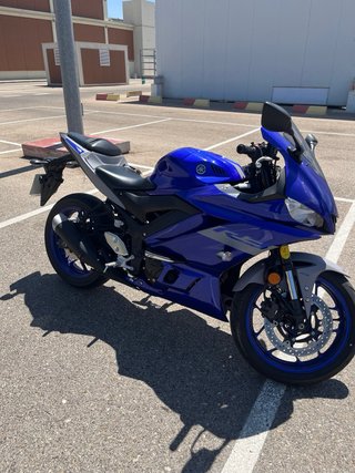 YAMAHA R3