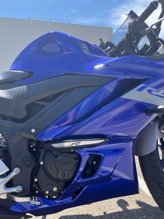 YAMAHA R3