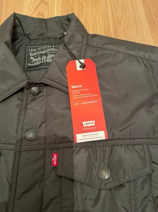 Chaqueta Levi's Negra Ligera