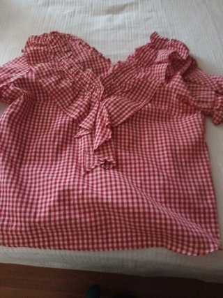 Blusa cuadros roja y blanca