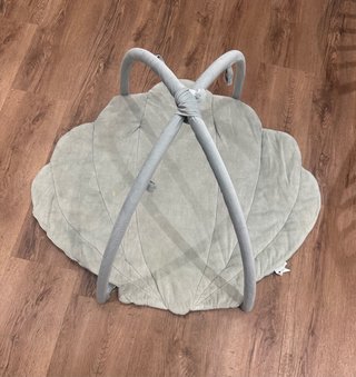 Gimnasio bebé Little Dutch con alfombra